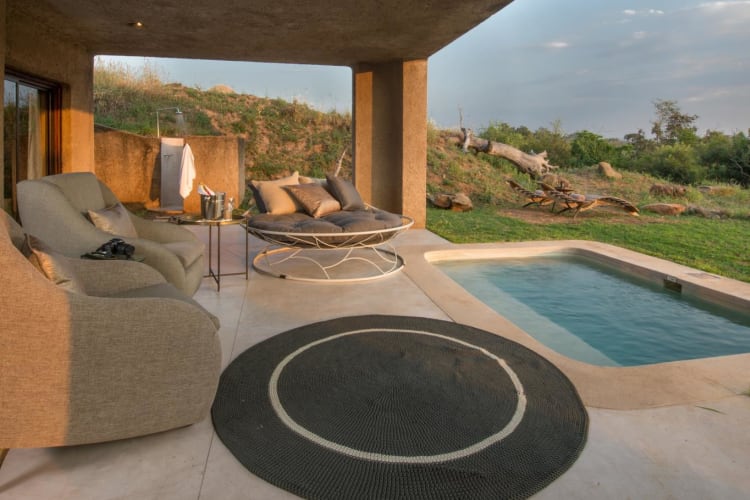 EL Outdoor lounge